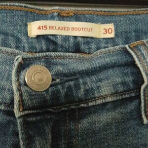 Levis 415 light wash jeans S30 relaxed fit.